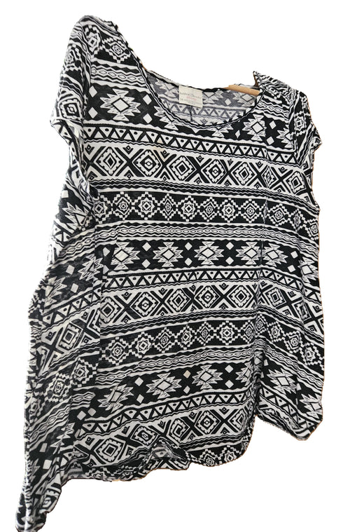 Black & White Top